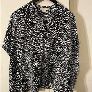 Michael Kors Black and White Patterned Blouse. #10